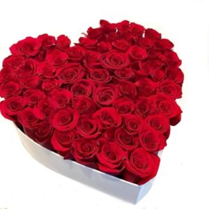 Box/Scatola a cuore 50 rose rosse