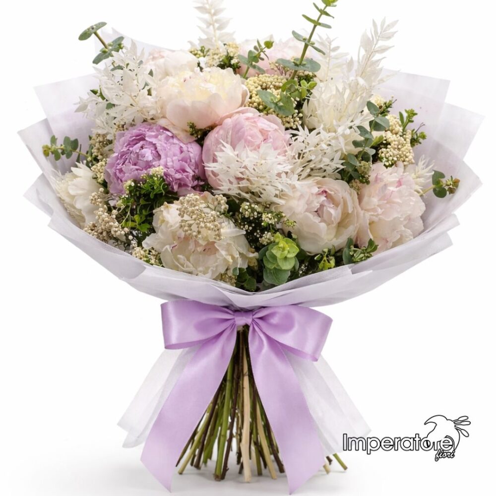 "Sussurro di Primavera": Romantico Bouquet di Peonie Fresche e Fiori Lilla