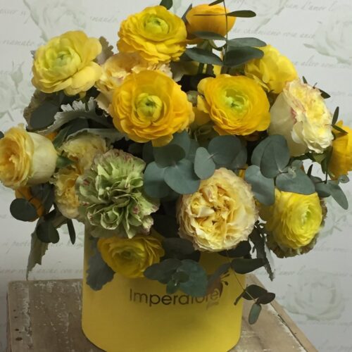 Box/scatola   con fiori misti colore gialli