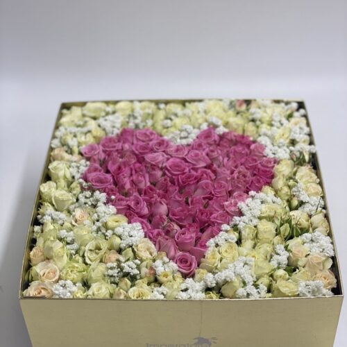 Box/scatola con cuore roselline mini e gipsofila