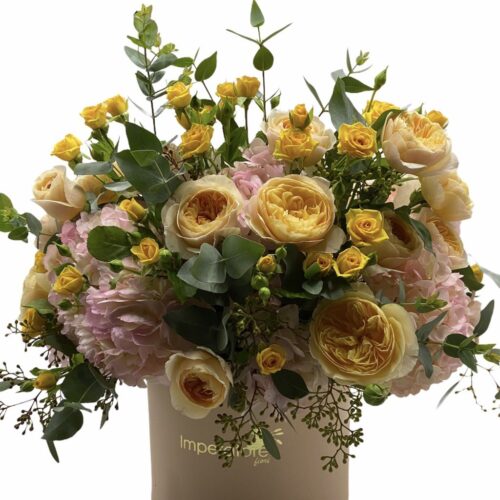 composizione di fiori in scatola