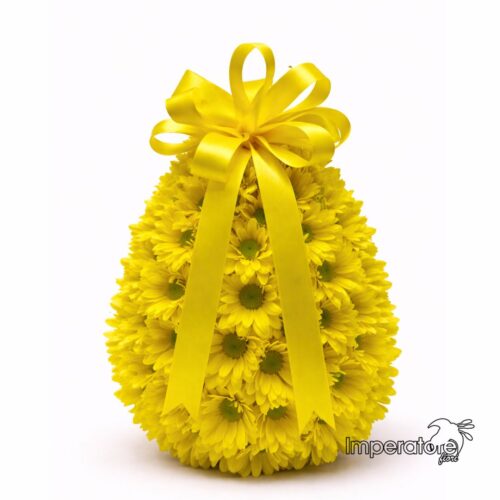 "Sole di Pasqua": Scultura Floreale a Forma di Uovo con Fiori Freschi Gialli