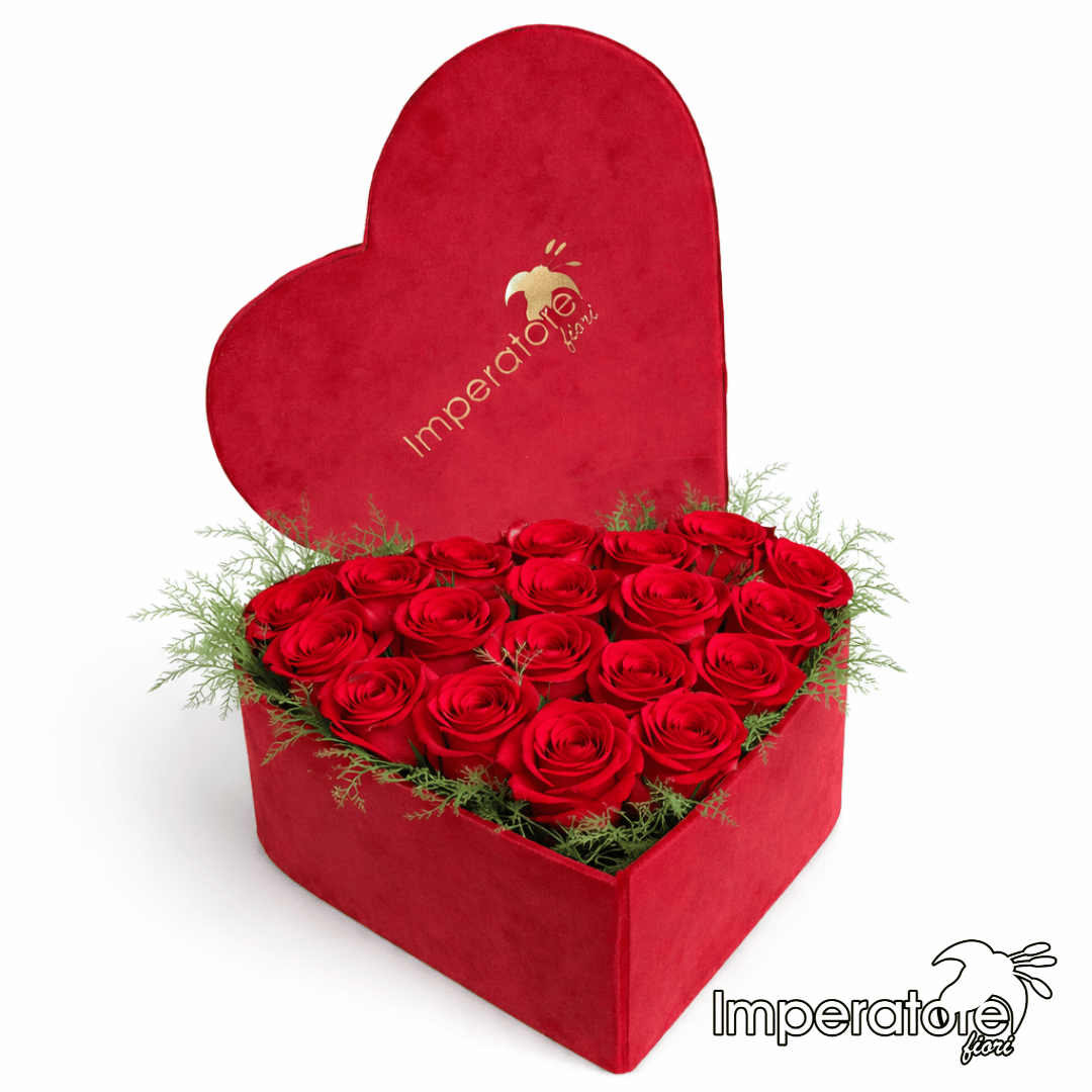 "Red Passion": Flower Box Cuore in Velluto con Rose Rosse